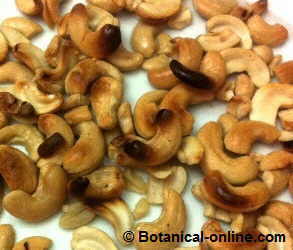 Cashews cooked in the oven