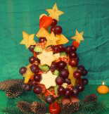 Christmas tree done with fruits