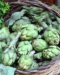 Picture of artichokes.