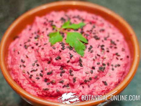 Beetroot hummus