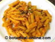 Veggi macaroni with turmeric