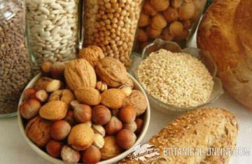 Nuts, whole grains and legumes