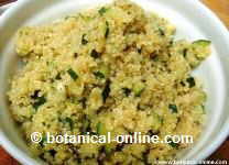 Quinoa with onion and zucchini