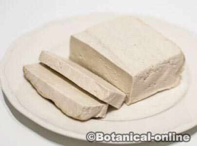 foto de bloque de tofu blanco