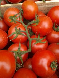 Tomato juice is used as a deodorant in bath water 