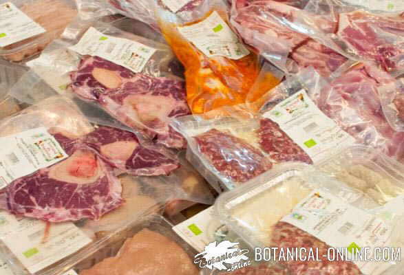 carne ecologica envuelta en plastico