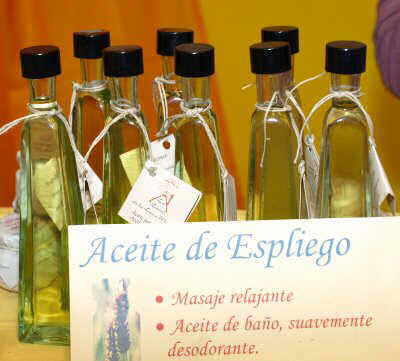 Foto de aceite de lavanda o espliego