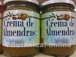 crema de almendras con mucho azúcar