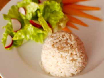 arroz integral con ensalada