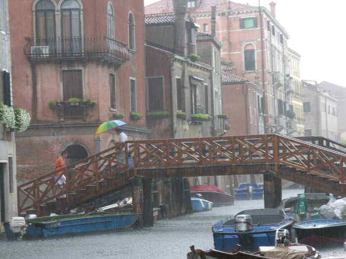 Venecia bajo la lluvia