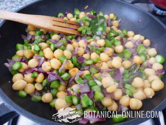 garbanzos cebolla esparragos