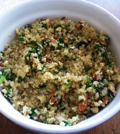 Receta de quinoa al pesto de almendras