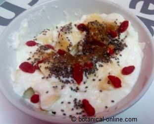 yogur con bayas goji y chia